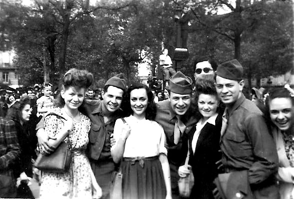 VE Day in Paris