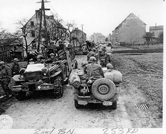 253d Inf soldiers on the move