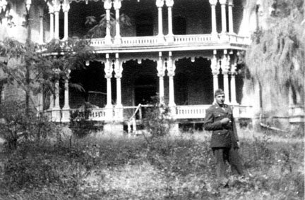 Frollo at Longwood House, Natchez MS 1944