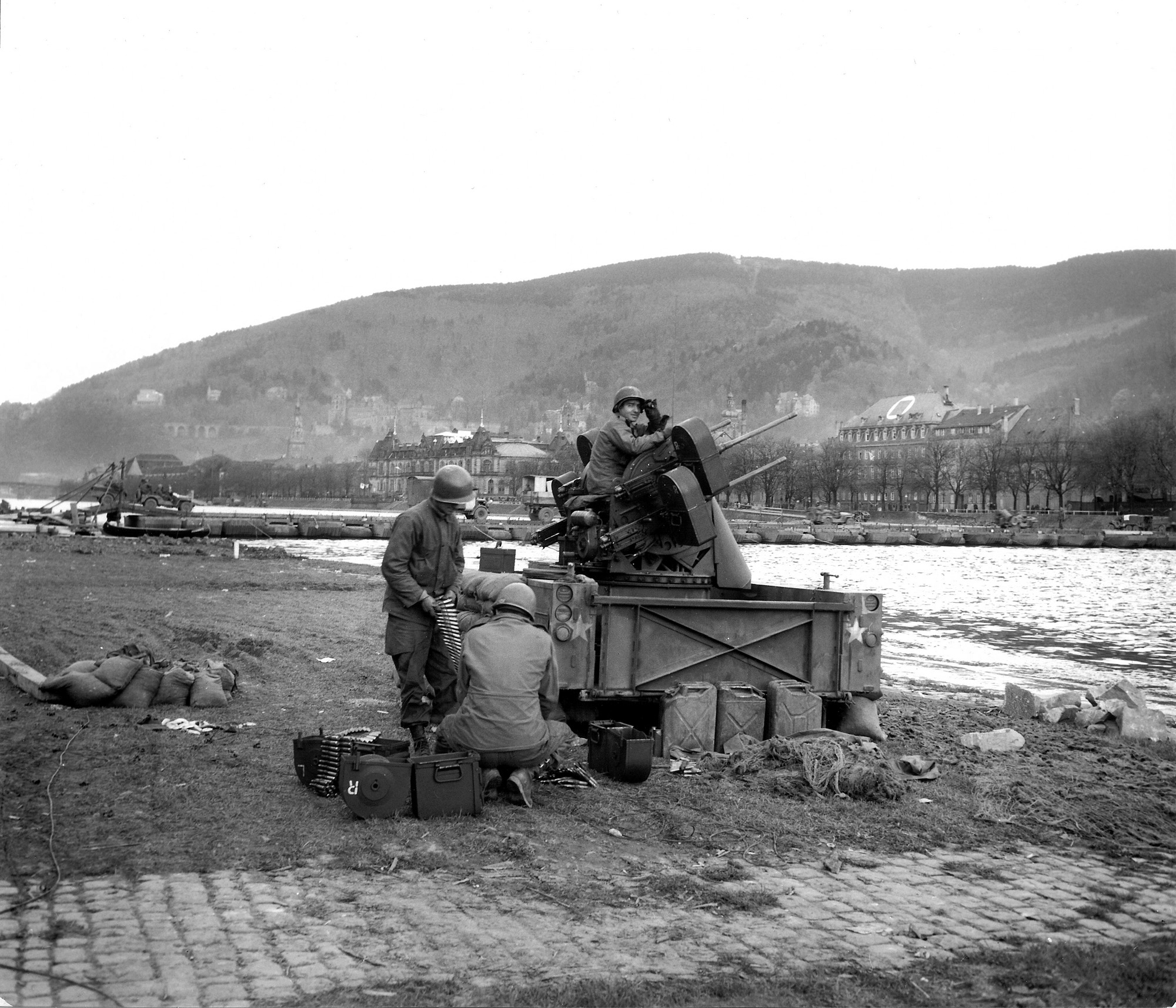 AA&nbsp; unit protects the pontoon bridge over the Neckar River- Heidelberg, Germany